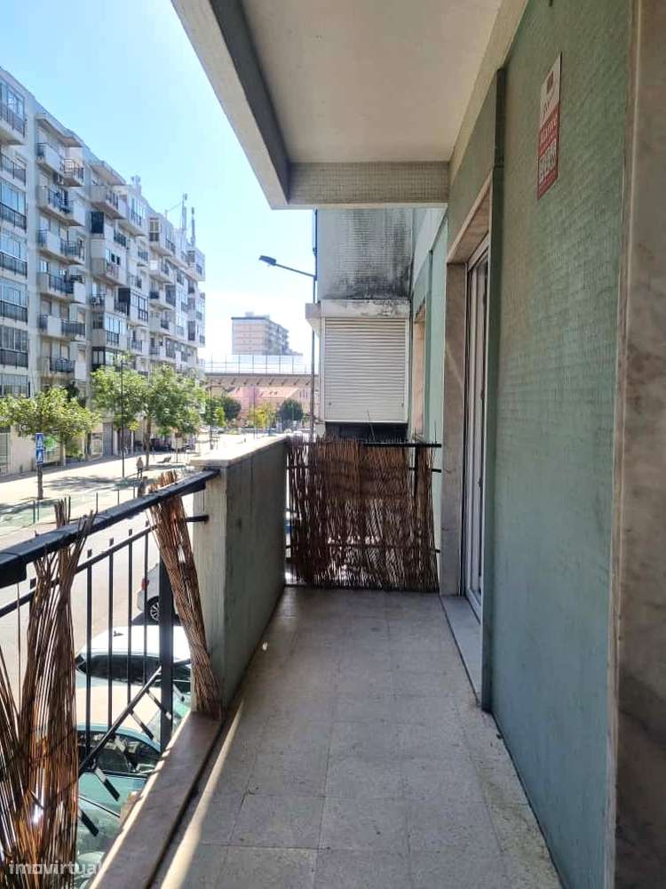 T4 remodelado com terraço - Rua Alexandre Ferreira-32