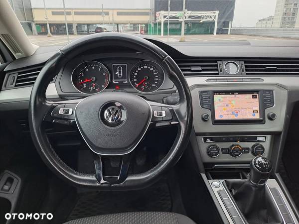 Volkswagen Passat 1.4 TSI BMT Trendline - 16