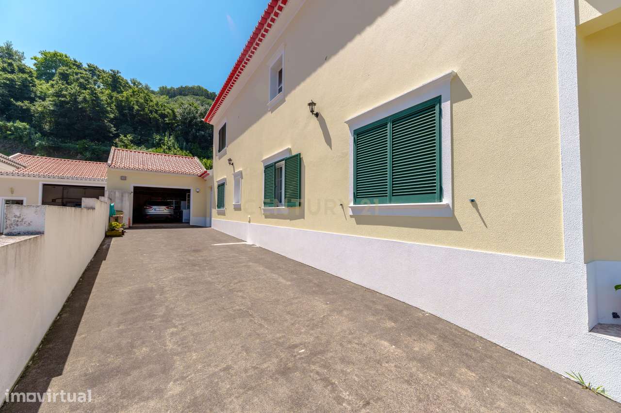 Moradia T4 com 2.971 m² de Terreno e Vista Panorâmica-50