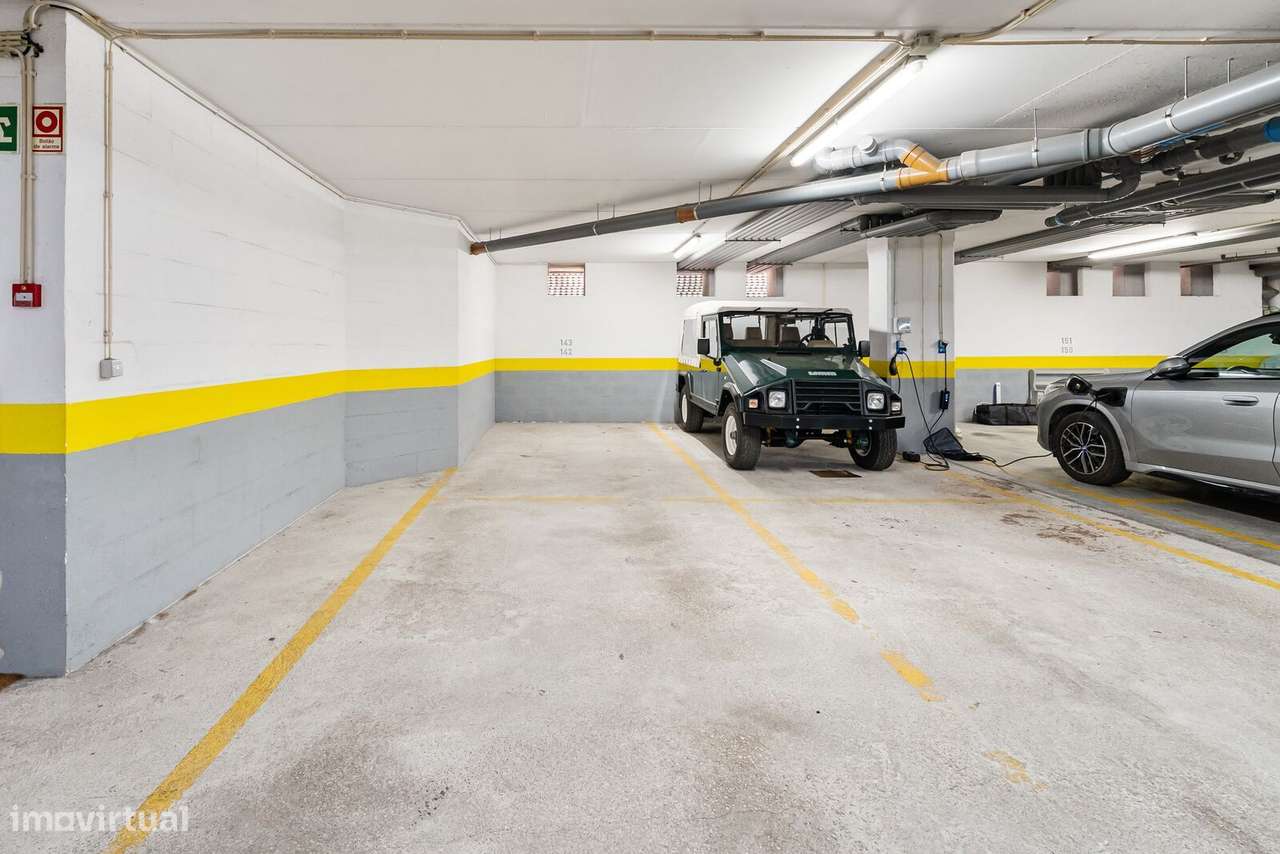 Apartamento T4 com estacionamento, Carnaxide, Oeiras-36