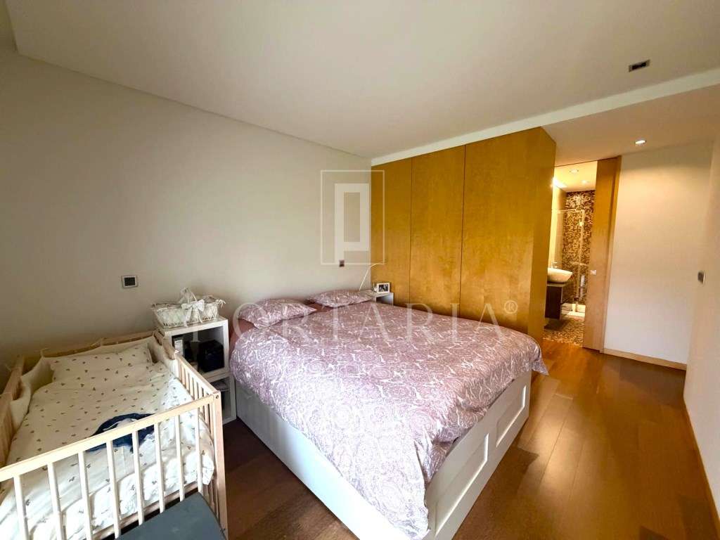 Apartamento T4 com terraço e garagem fechada em Aveiro-22