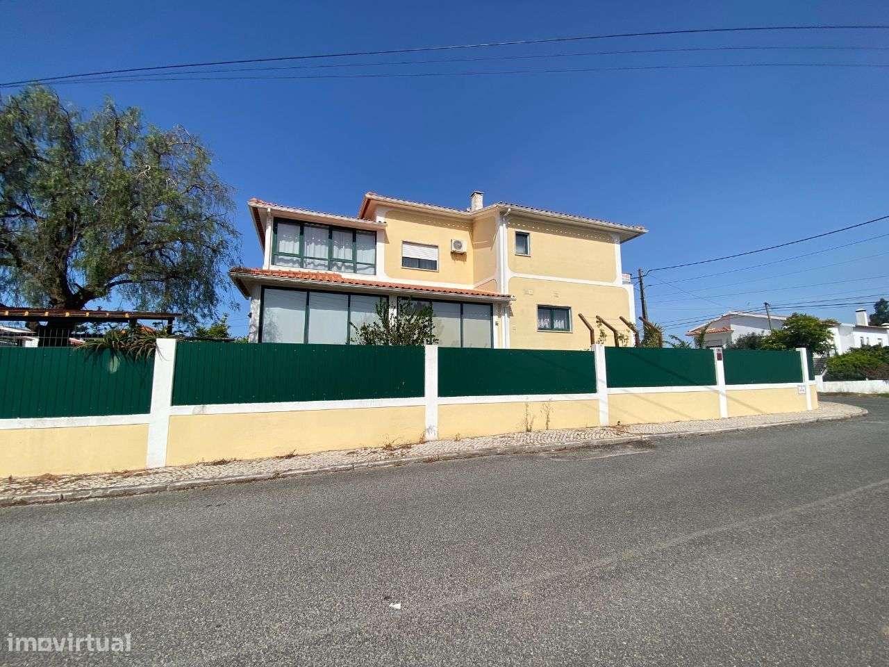 Moradia T4 com grande garagem e jardim - perto da praia-42