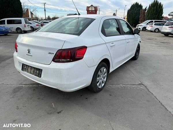 Peugeot 301 1.2 PureTech Allure - 10