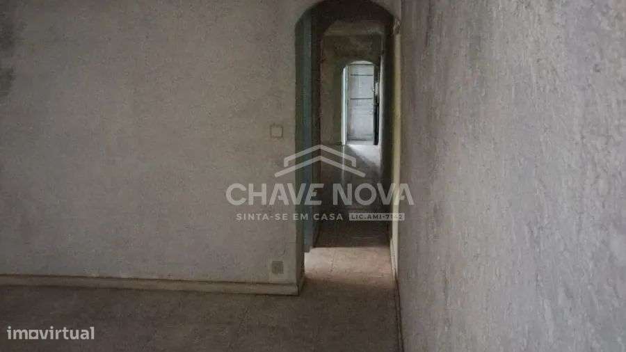 Andar Moradia T2 P/RENOVAR - Grande imagem: 3/5