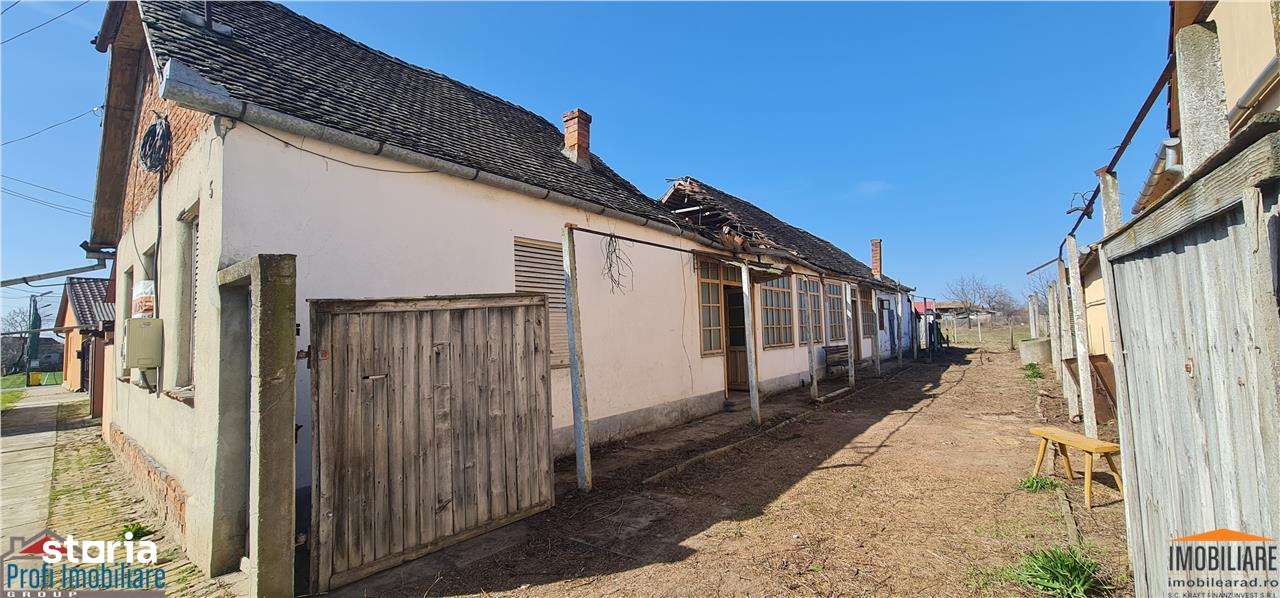 Teren 1270mp cu Casa in Santana, necesita amenajaredemolare-2
