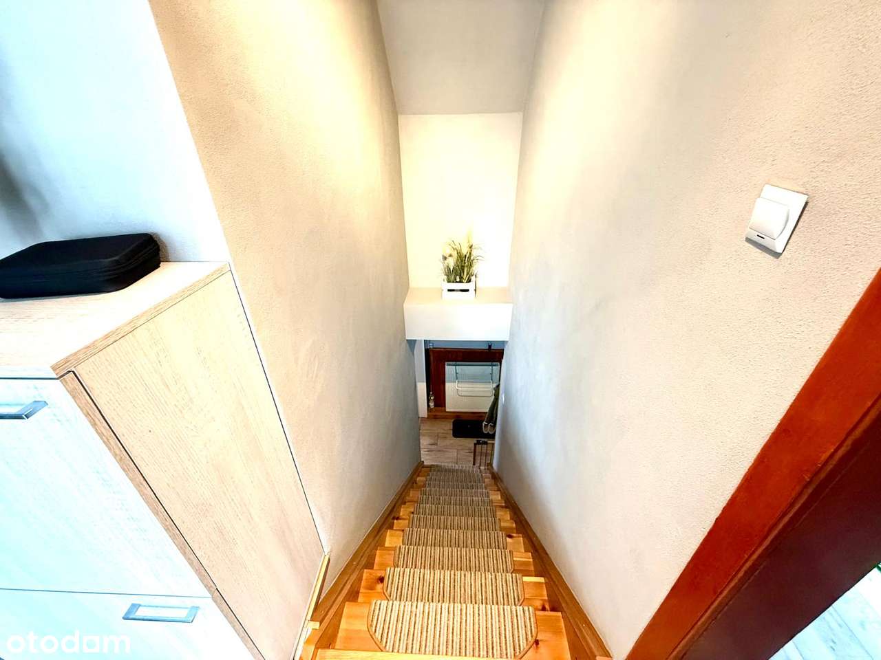 Zadbany dom na osiedlu Czarne Jelenia Góra.-6