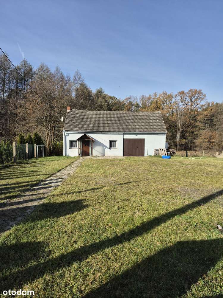 Mały biały domek-0