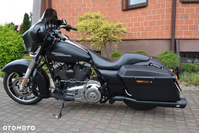 Harley-Davidson Touring Street Glide - 3