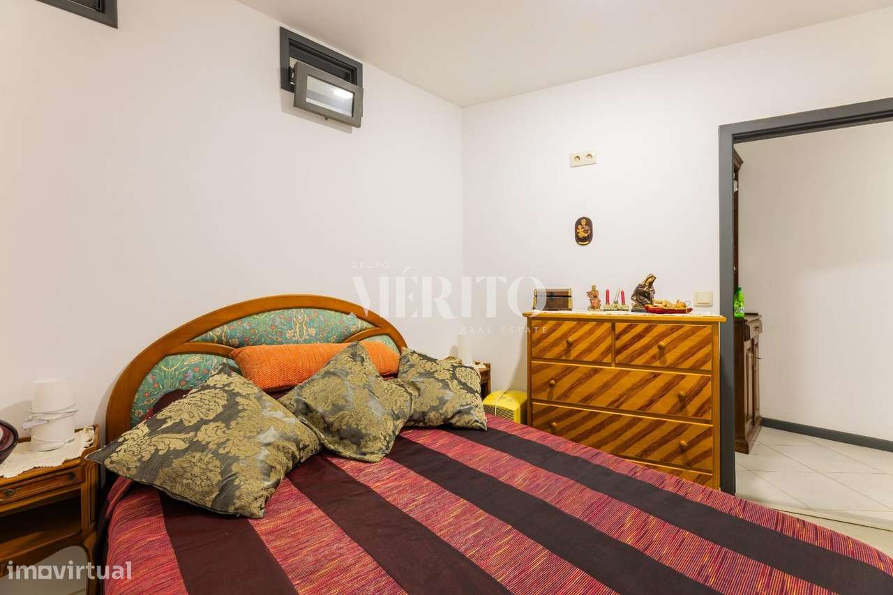 Moradia com Alojamento Local-28