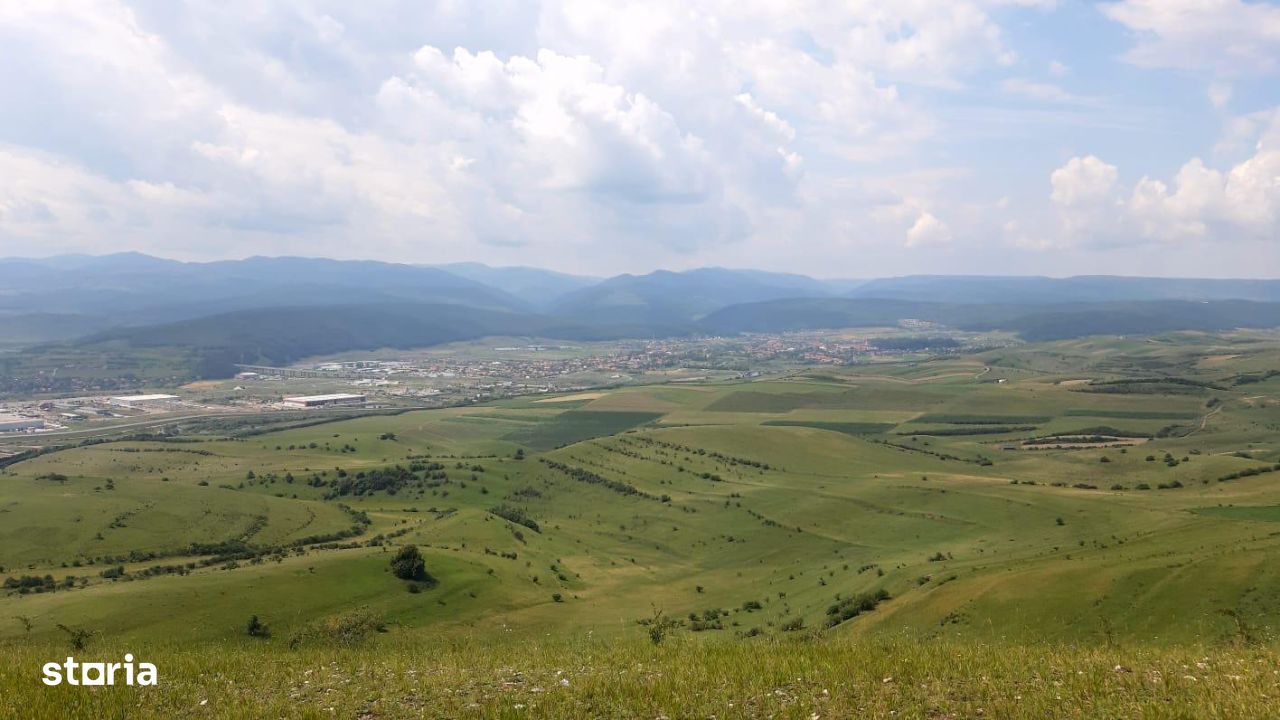 Teren cu panorama