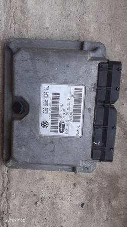 Calculator motor Volkswagen Polo 03E906033L - 3