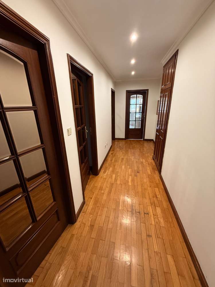 Apartamento T2 com lugar de garagem no Porto - Ramalde-28