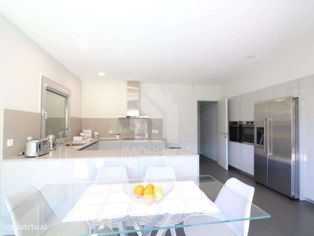 Venda Moradia Individual T4+1 Térrea (Seminova) - Este (S. Mamede),... - Grande imagem: 4/53