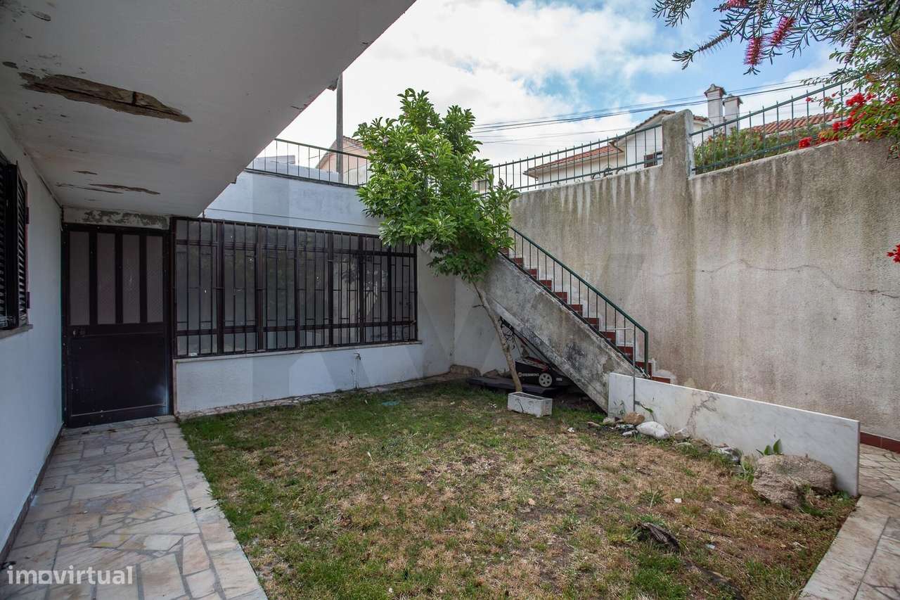 Andar de Moradia T2-46