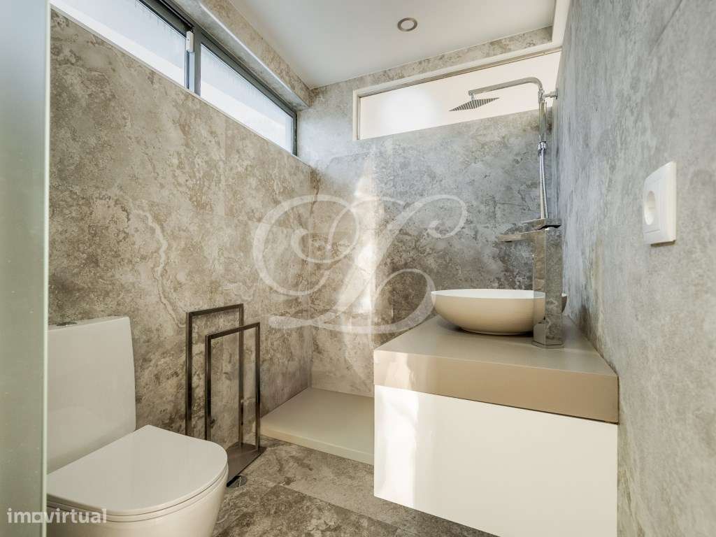 Moradia T4+1 com piscina, jardim relvado e área de barbecue | Cascais-54
