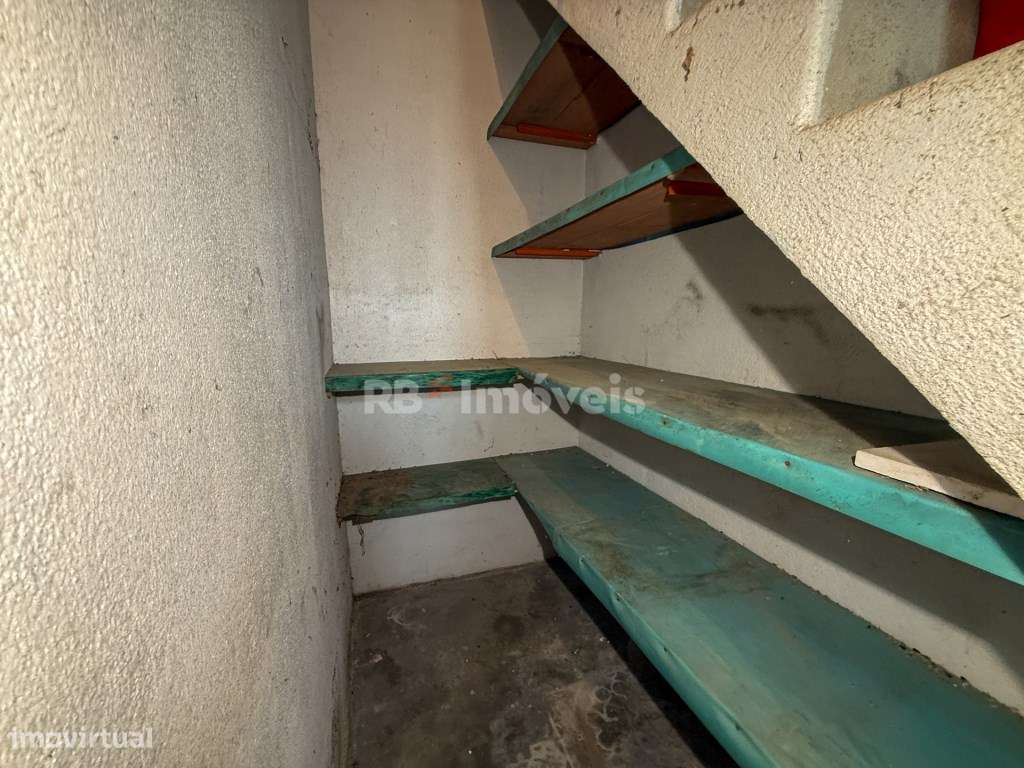 Moradia T3 com espaço exterior no centro de Vila Nova da Barquinha-52