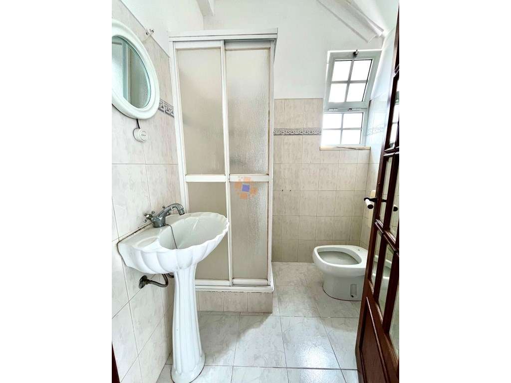 Moradia Geminada T5 em Vale de Milhaços - Corroios-9