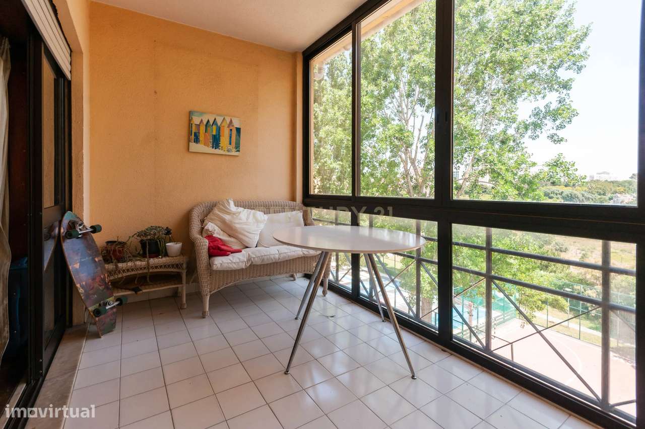 T2+1 Duplex com Garagem em Carcavelos-29