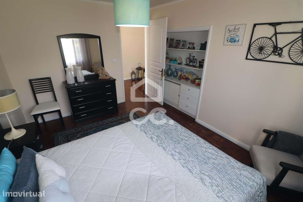 Moradia com 4 Quartos e Anexo T1  - São Vicente Ferreira - Ponta Delga-17