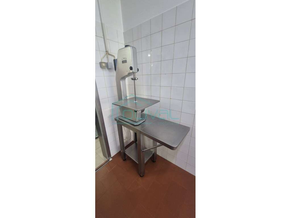 Talho e Charcutaria Tradicional - O Comércio de Proximidade no Port...-37