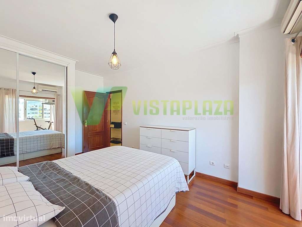 Apartamento T2 com duas casas de banho e espaço de garagem-15