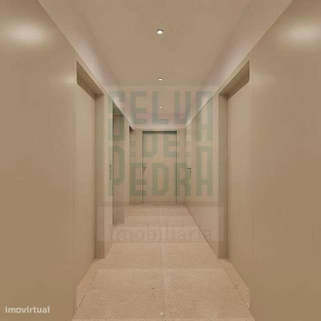 T0 novo c/ varanda e lugar de garagem-9