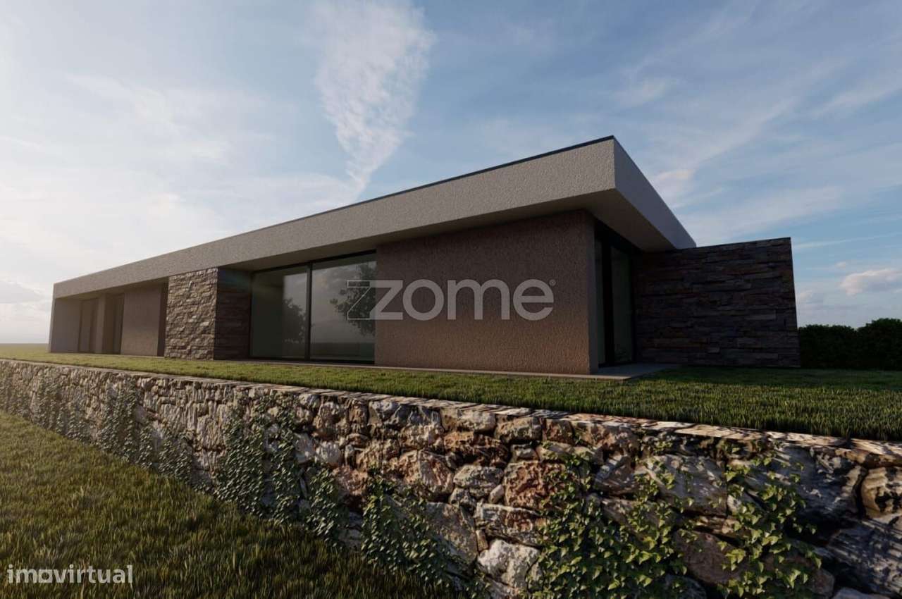 Terreno rústico com possibilidade de construção de moradia - Grande imagem: 2/16