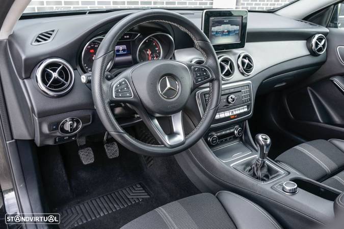 Mercedes-Benz GLA 180 CDi Urban - 21