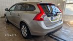 Volvo V60 D5 AWD R-Design Momentum - 4