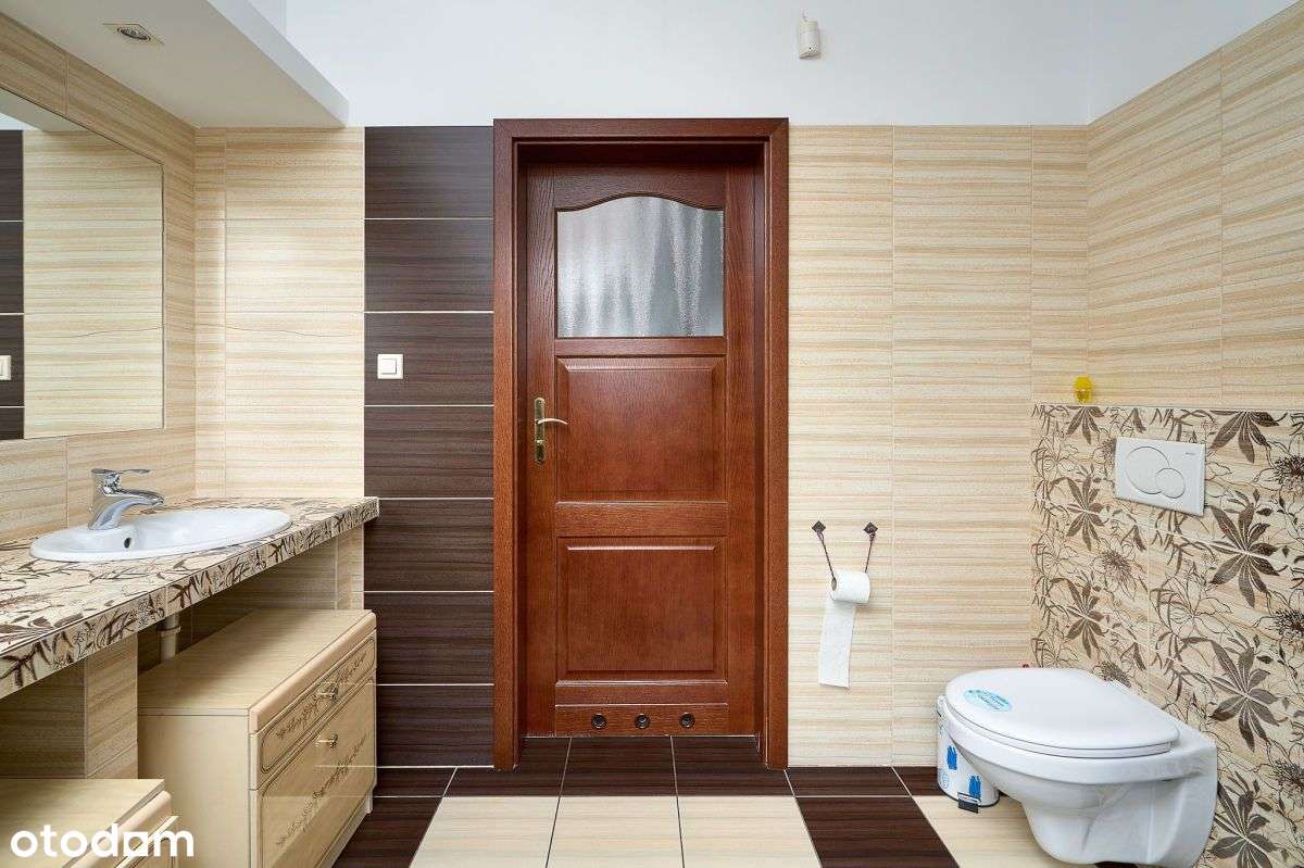 Dom wolnostojący w pięknej okolicy-12