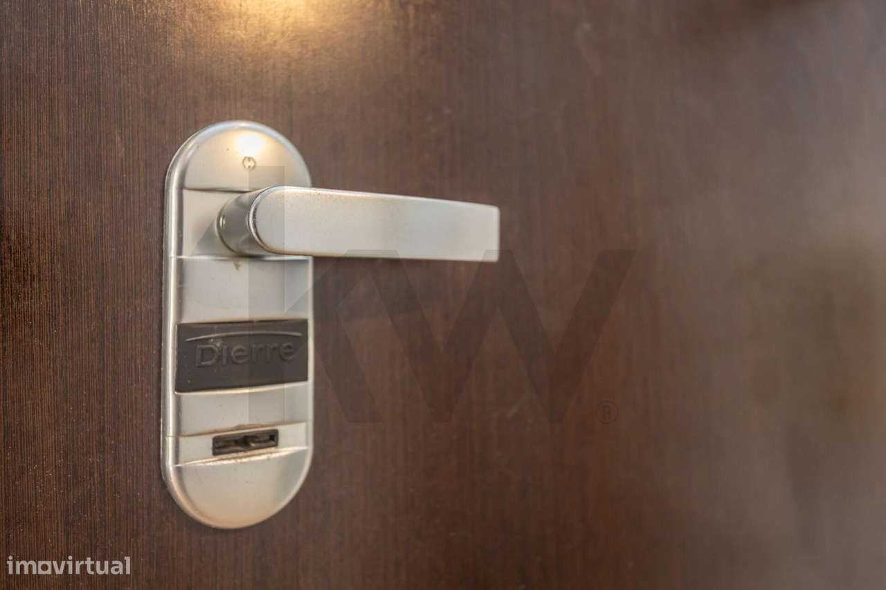 Apartamento T4 transformado em T3 totalmente remodelado na Cova da Pi-24