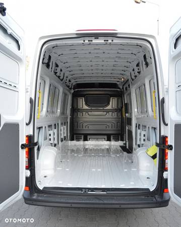 Volkswagen Crafter - 8