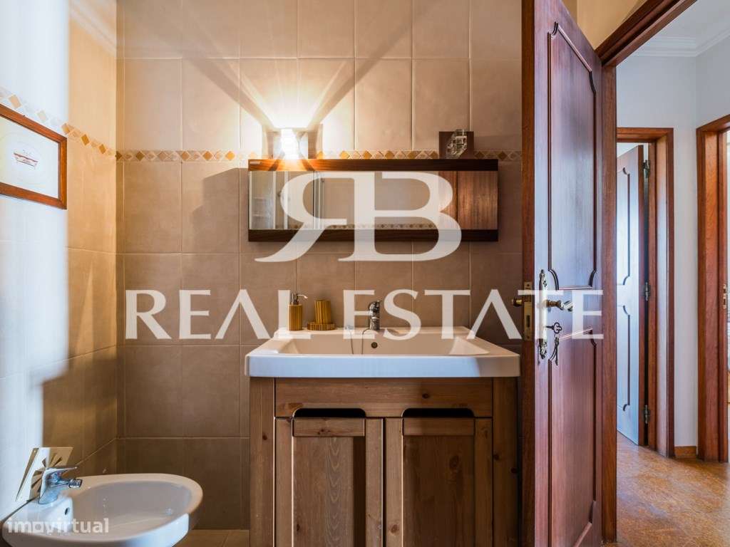 CASA T5 + JARDIM +VISTA + ADEGA + GARAGEM |ANEXO - V.N.AZEITÃO-19