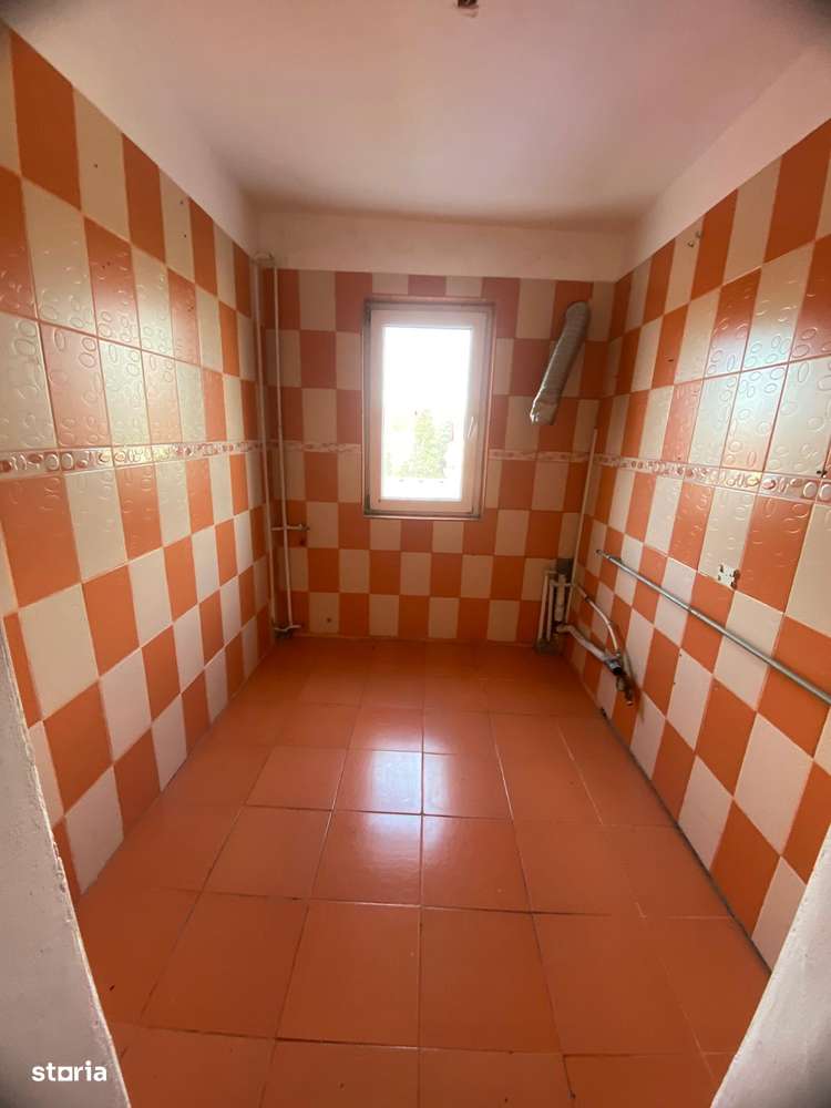 OFERTA 3 camere semidecomandate renovat, izolat in zona Centrala-6