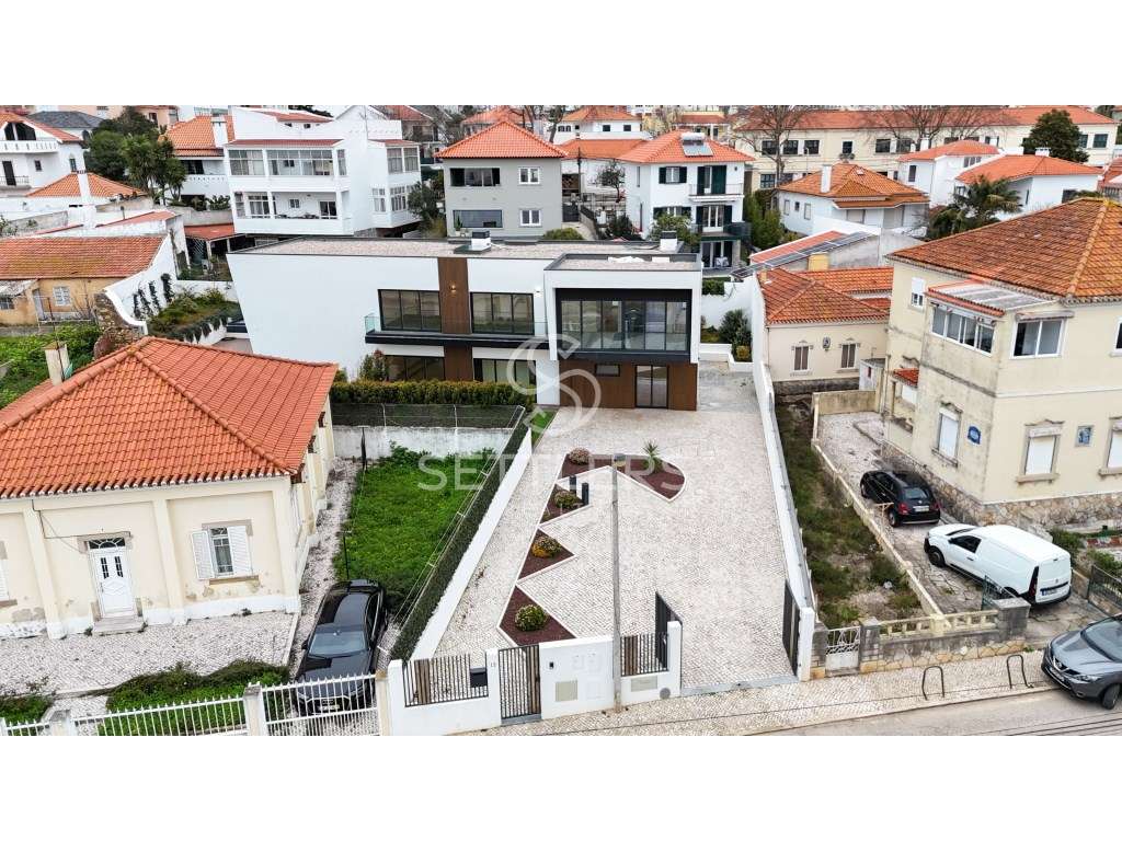 Moradia T4 isolada - Parede-34