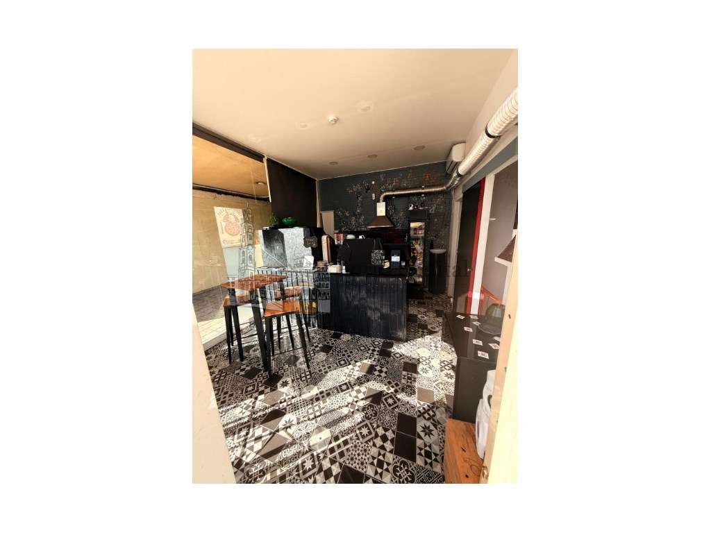 EXCELENTE OPORTUNIDADE DE TRESPASSE
PIZZERIA COM ESPLANADA EM PLEN... - Grande imagem: 4/21