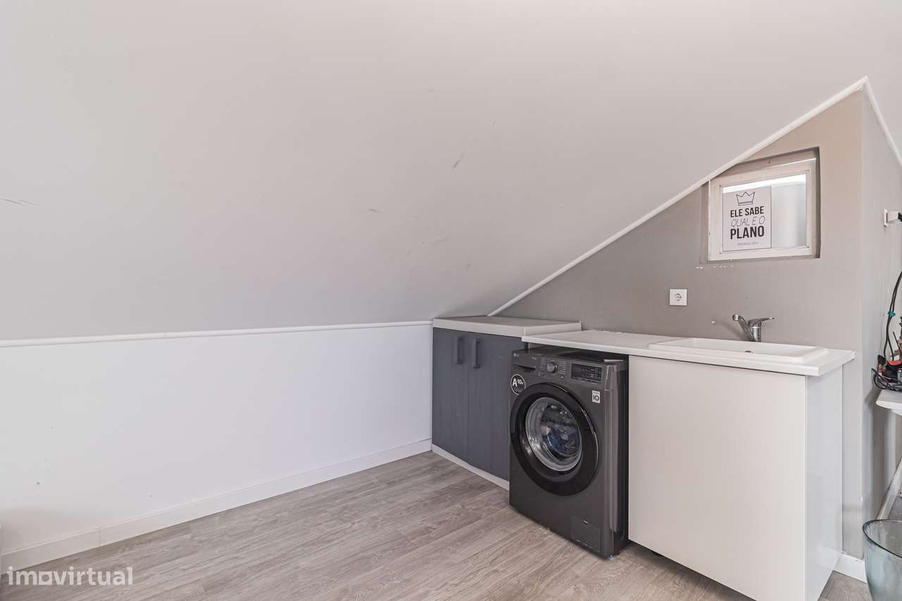 Moradia Isolada T4 com piscina  em Pinhal Frades, Fernão Ferro-34