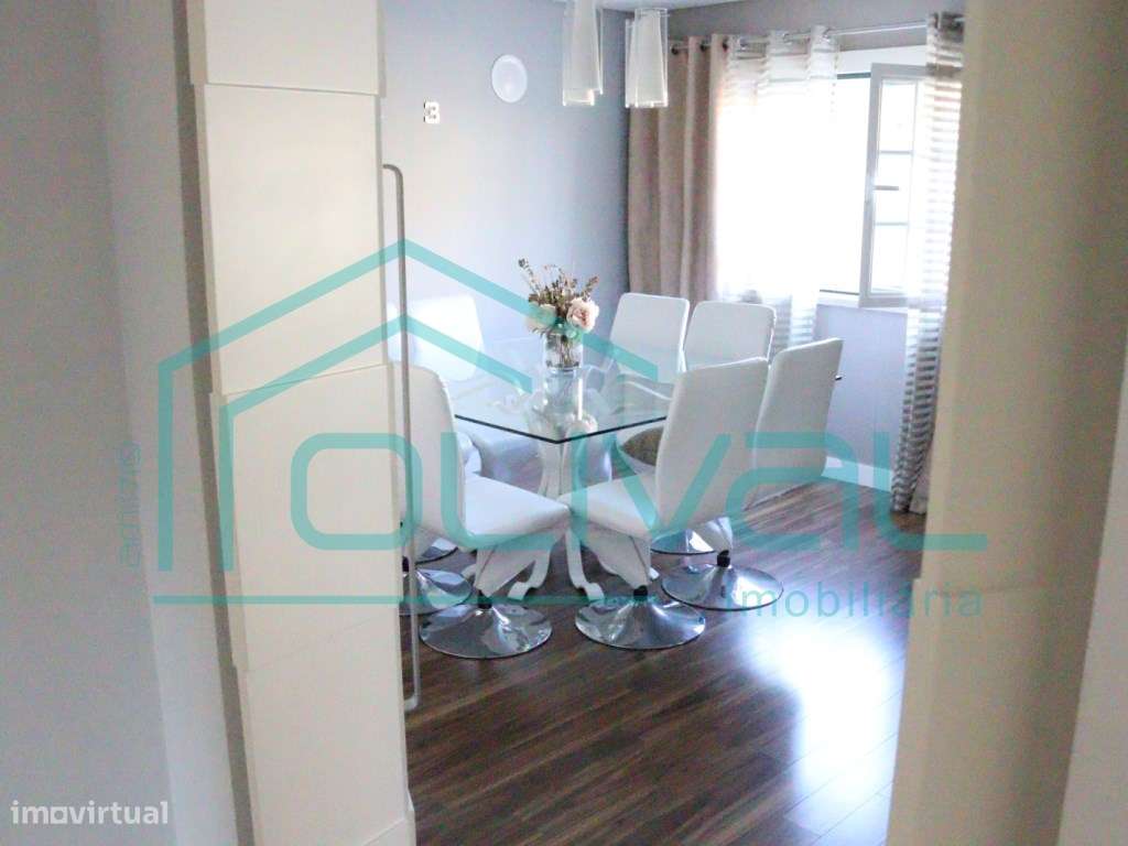 Fantástica Moradia com elementos únicos de design, de Tipologia T3 ... - Grande imagem: 4/59