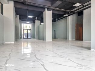 Spatiu Comercial/Showroom  stradal Vitan (trafic pietonal)