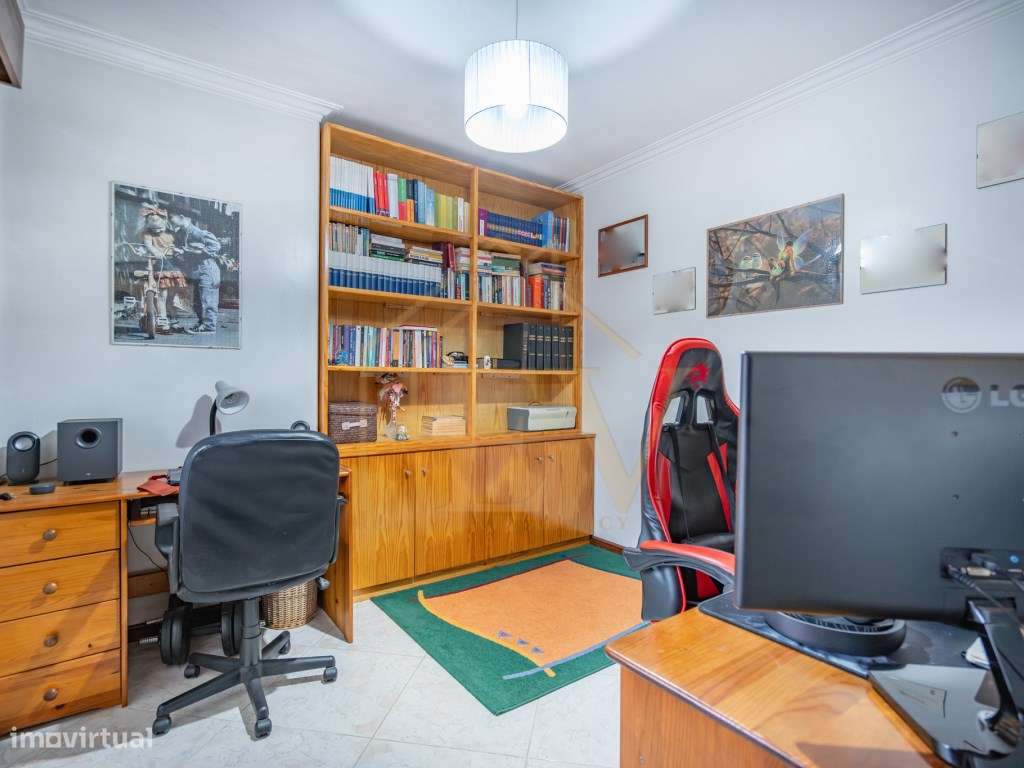 Moradia T4 em Aldão-24