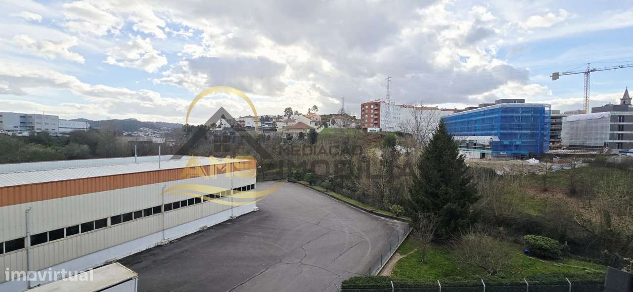 APARTAMENTO T3 COM TRÊS FRENTES E GARAGEM A 5 min a pé do Centro de-37