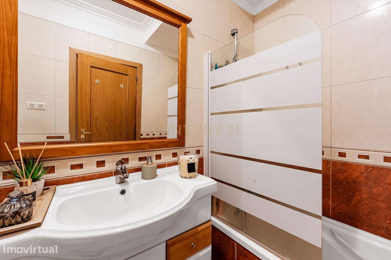 Apartamento T3 em Santa Marta do Pinhal / Corroios / Seixal.-24