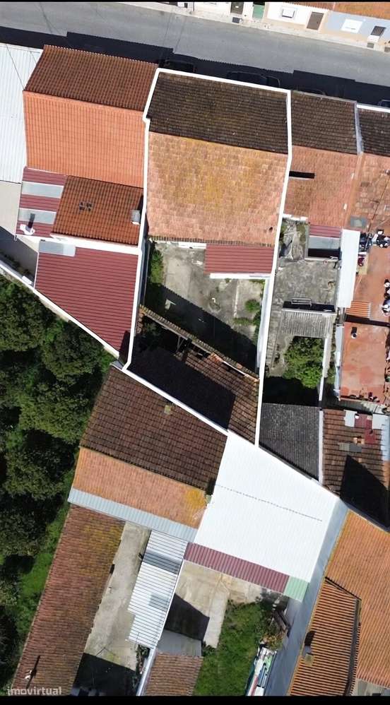 Moradia Térrea T4 no Cartaxo com Potencial de Duas Habitações-28