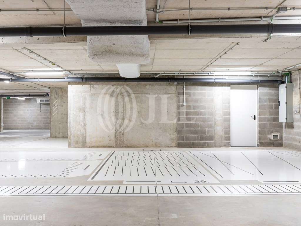 Apartamento T0+1 com varanda e estacionamento, em Lisboa-11
