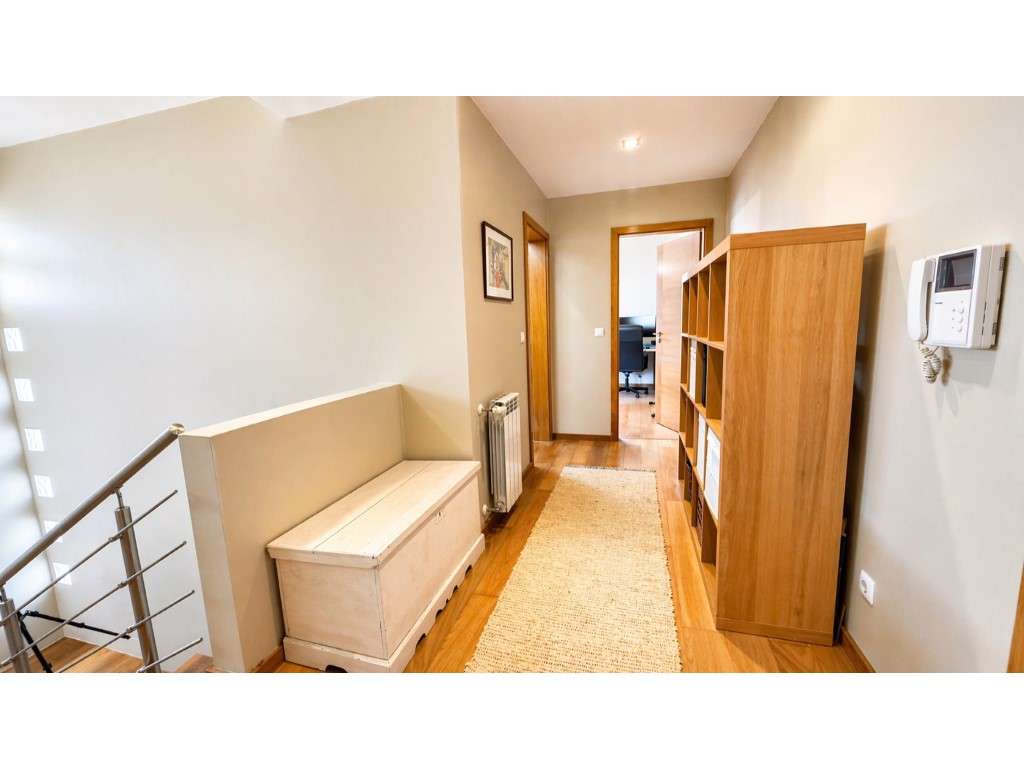 Moradia T4 isolada com piscina privada, jardim, garagem e 595 m² de...-40