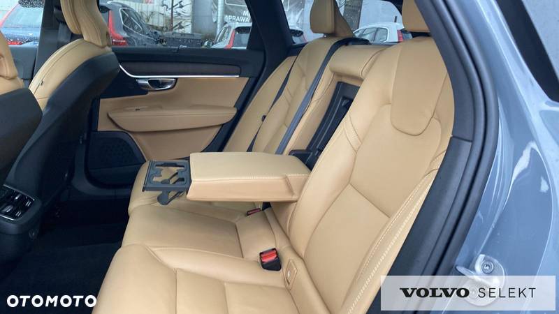 Volvo V90 Cross Country - 17