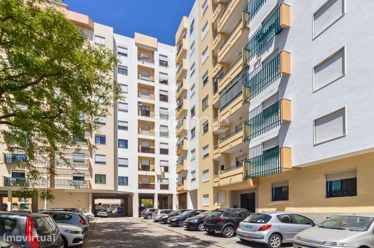 Apartamento T2 com Varanda em Monte Belo | Setúbal-18
