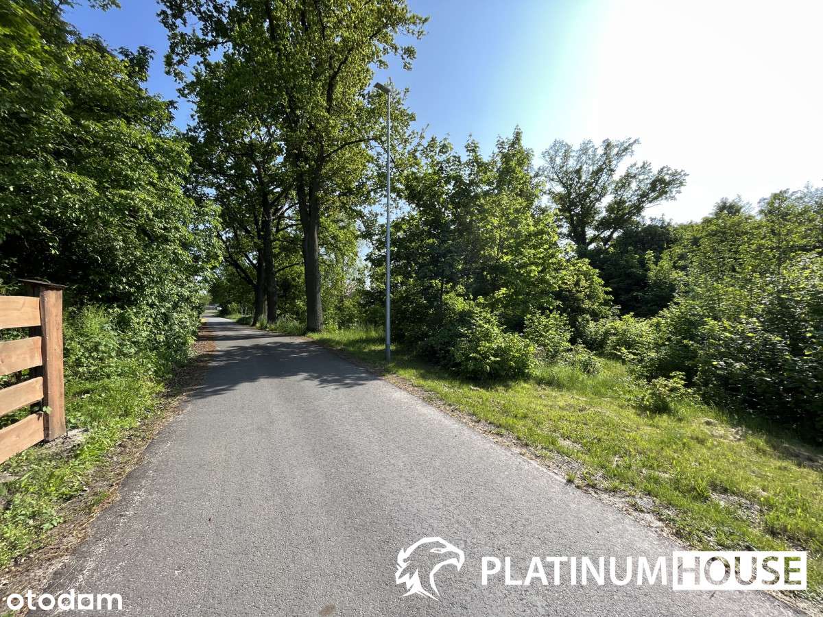 Działki budowlane z dogodnym asfaltowym dojazdem-0