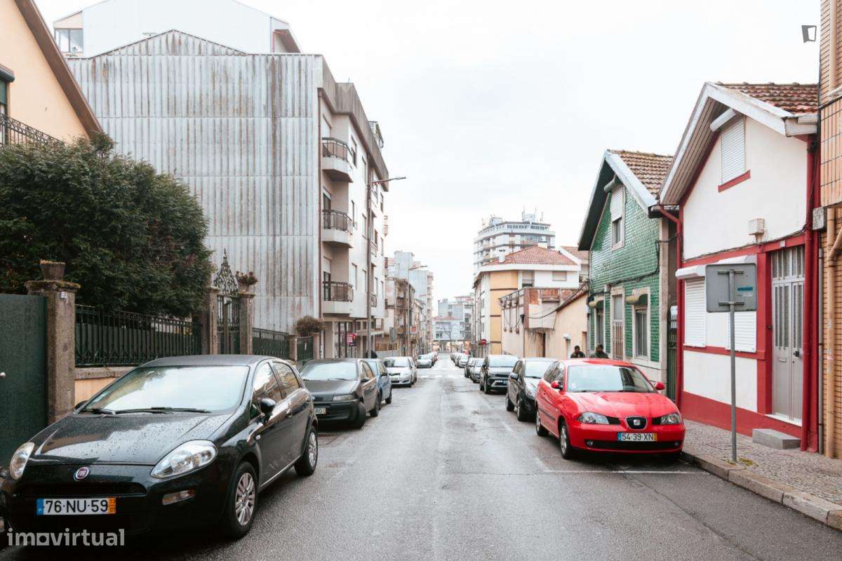 Quarto - localizado em Vila nova de gaia - Grande imagem: 4/8