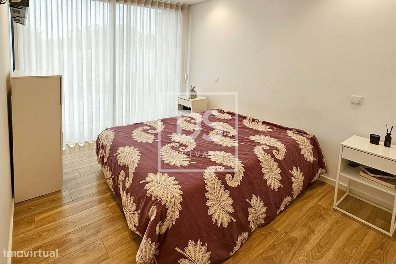 Apartamento T2 em Vilar de Pinheiro com Garagem e Carregador Elétrico-12